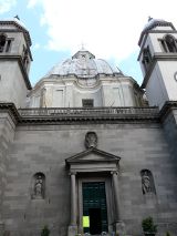 Das Portal der Kathedrale Santa Margherita (28 mm  Weitwinkel)